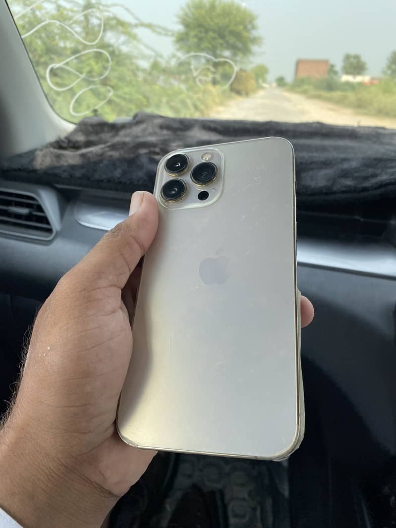 iPhone 13 Pro Max 2