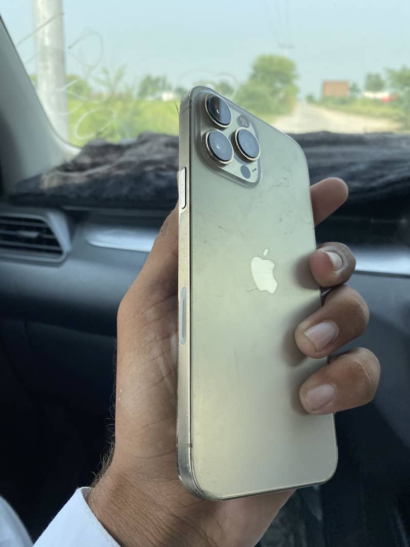 iPhone 13 Pro Max 3