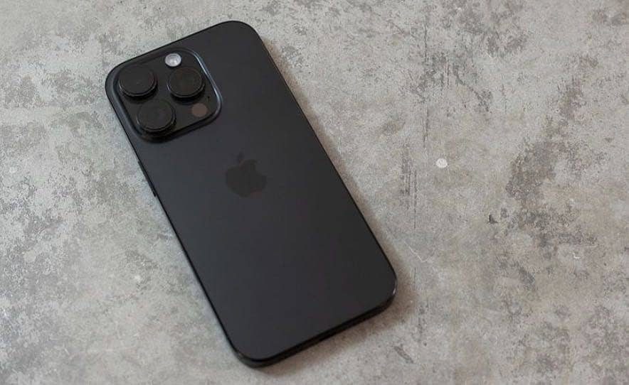 Apple iPhone 16 Pro Max 1