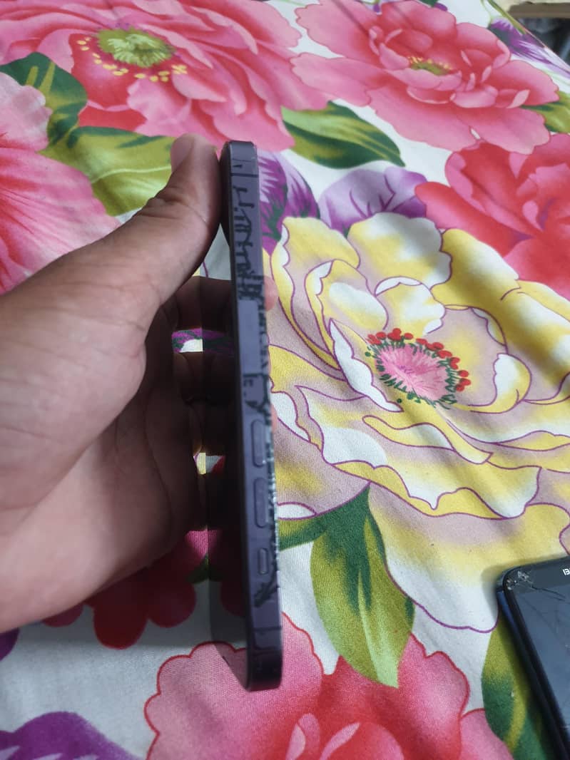 Apple iPhone 14 Pro 3