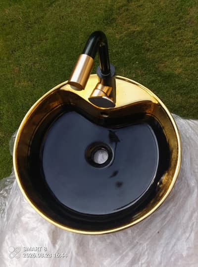 Gold electro plated washbasin (South Africa)