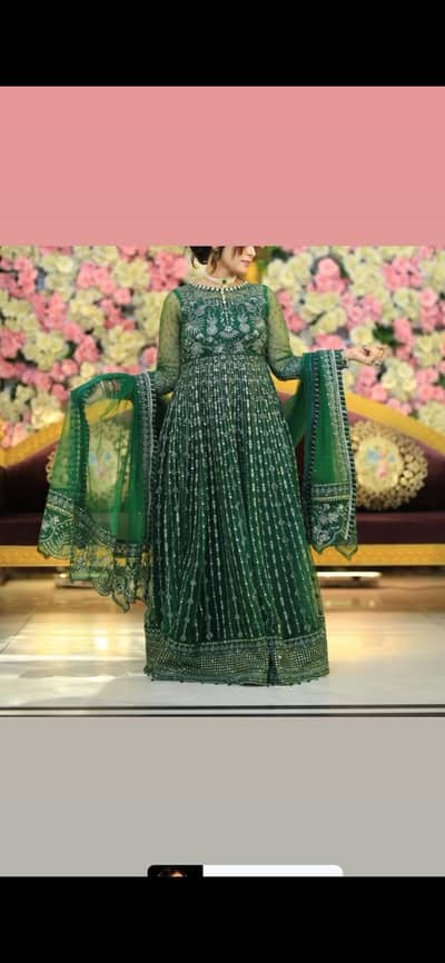 Branded trending dark green maxi very beautiful  up to 70% off