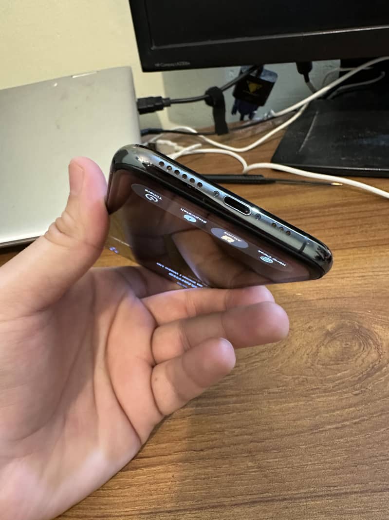 Apple iPhone 11 Pro 5