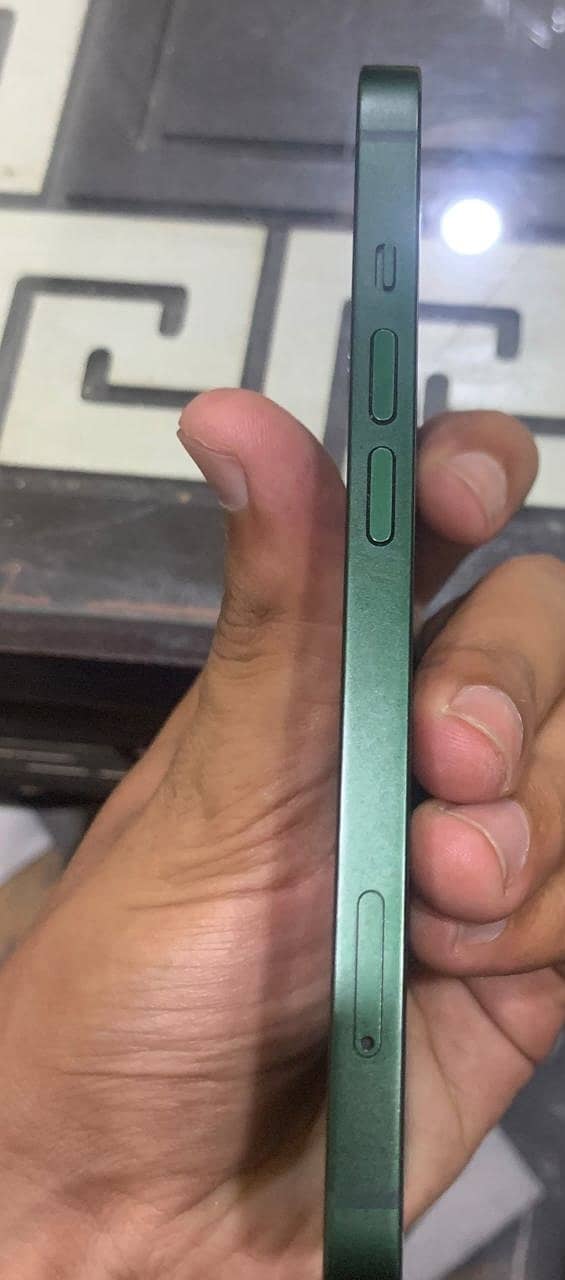 Apple iphone 13 4