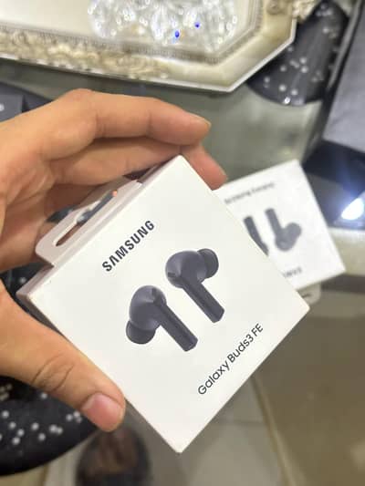 Samsung Galaxy buds 3fe pin packed stock avail 100% genuine