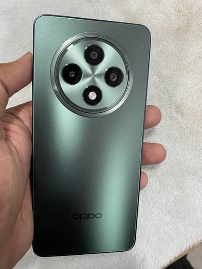 OPPO Reno12 F