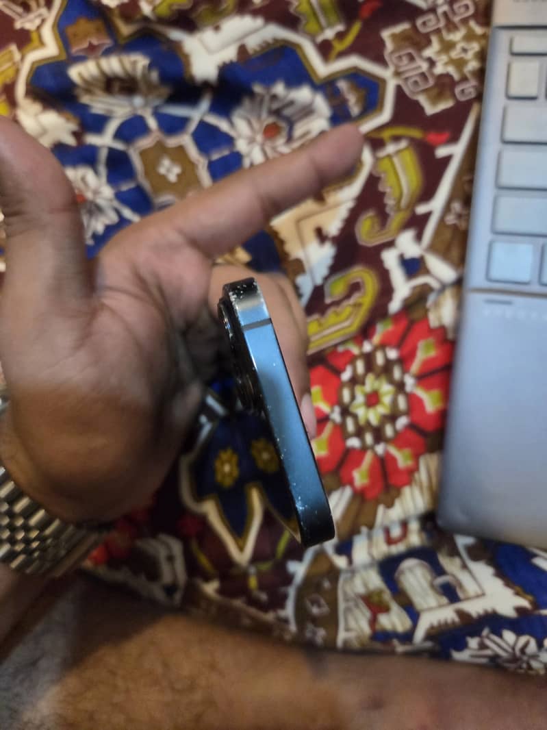 Apple iPhone 13 mini 6