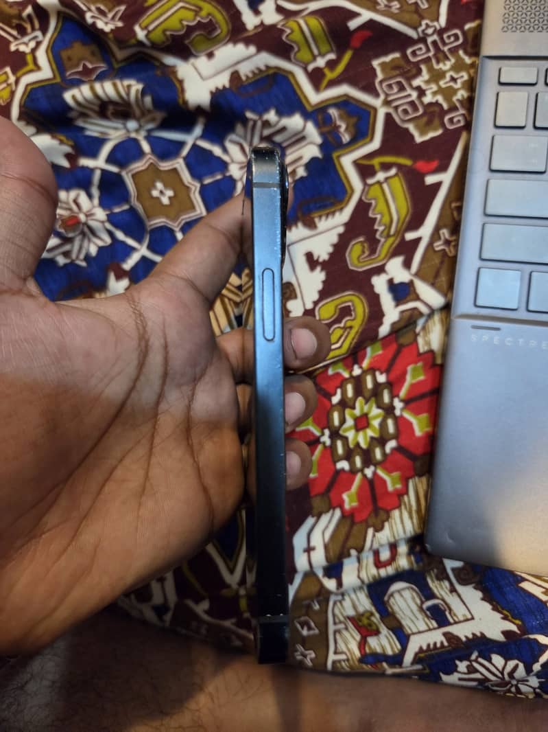 Apple iPhone 13 mini 9