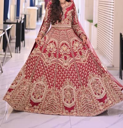 Bridal lehnga - Zari - One time worn