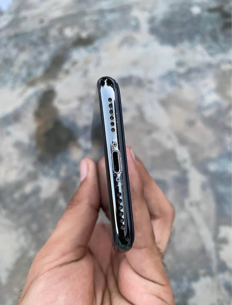 Apple iPhone X 6