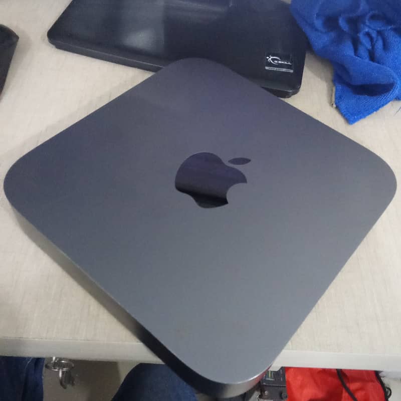 Mac Mini 2018 10/10 condition 1