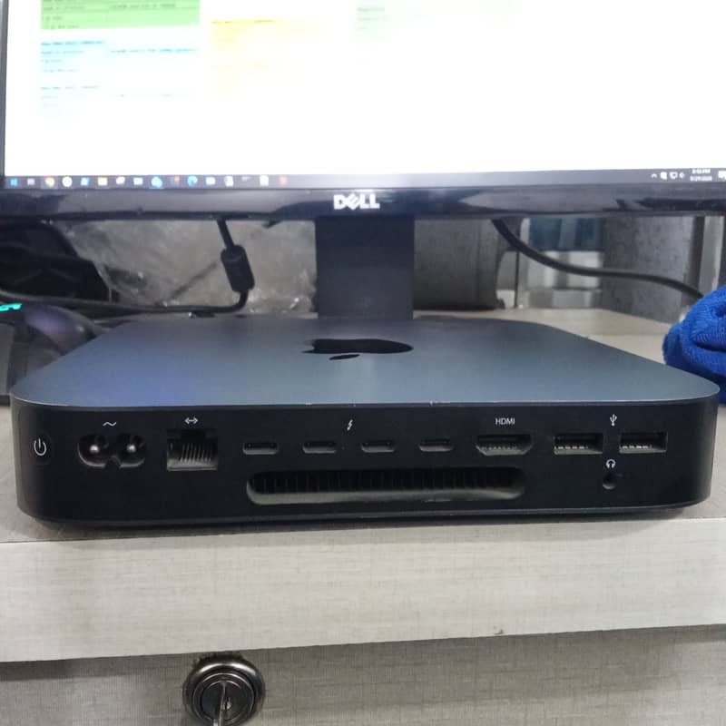 Mac Mini 2018 10/10 condition 2