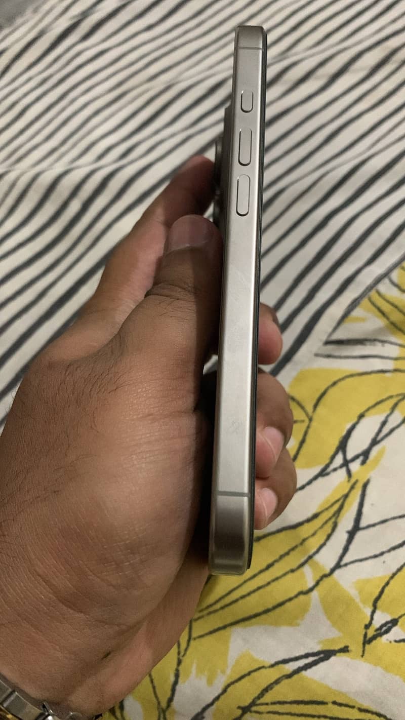 Iphone 16 Pro 4
