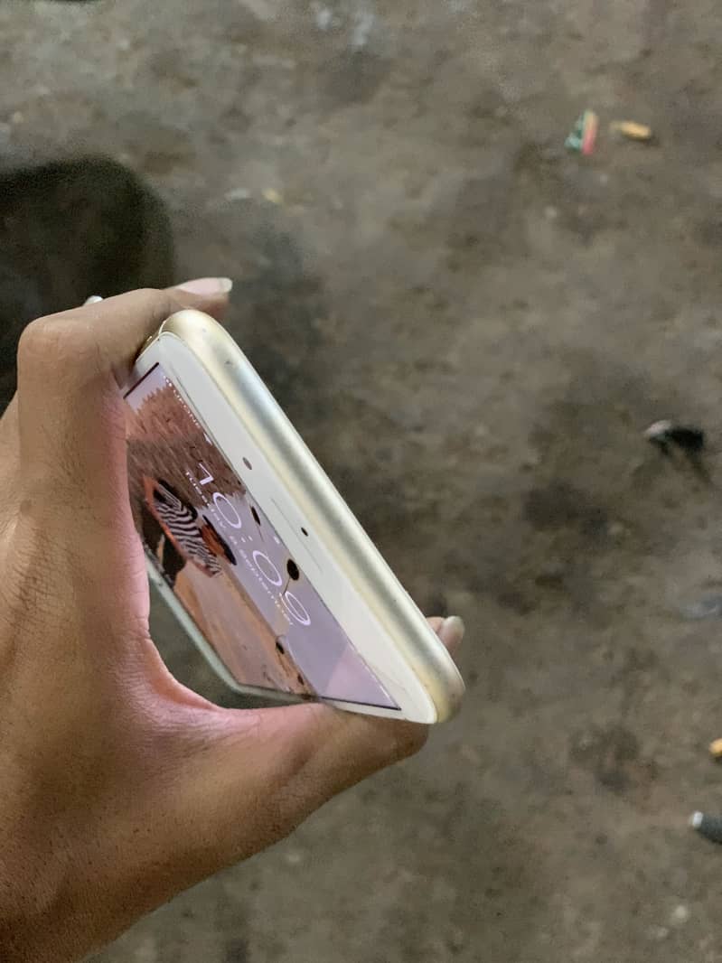 Apple iPhone 7 Plus 2