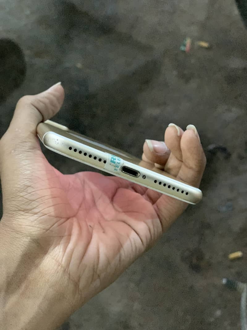 Apple iPhone 7 Plus 3