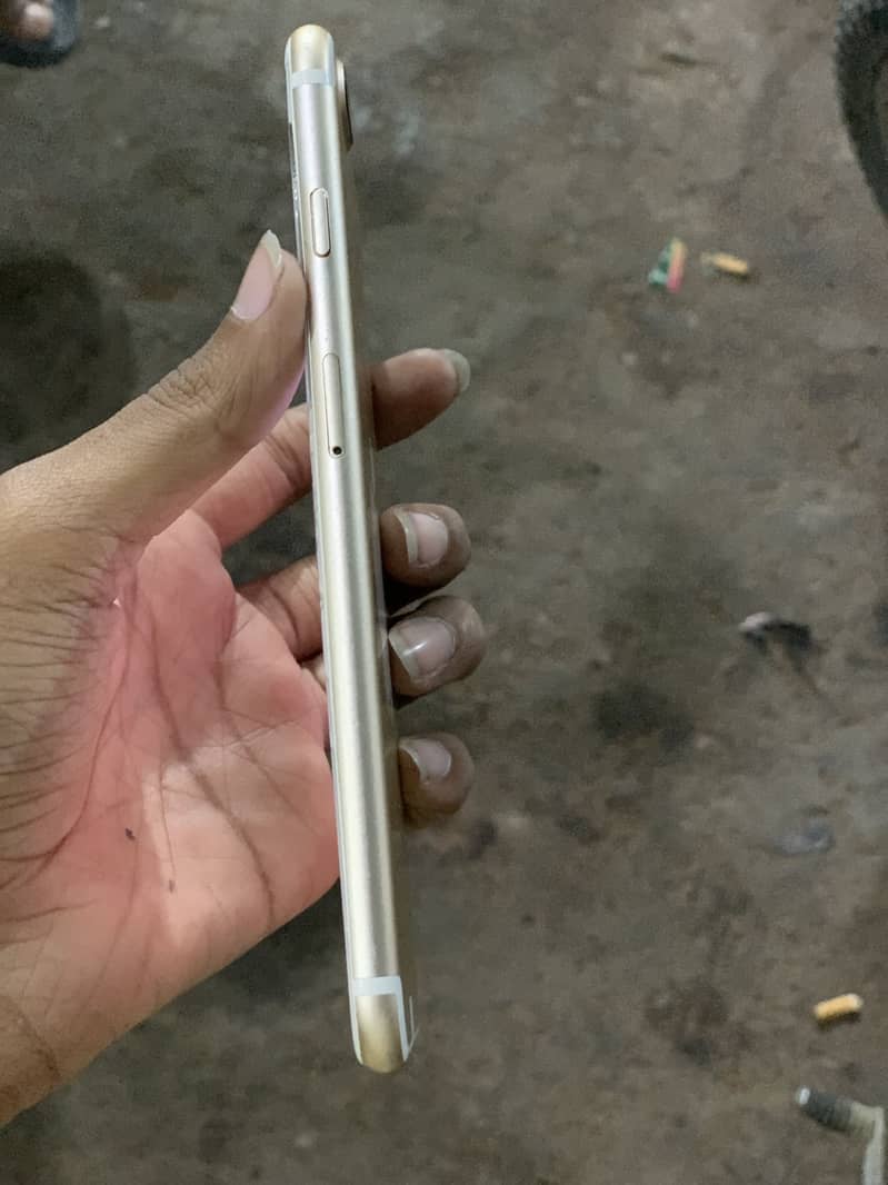 Apple iPhone 7 Plus 4