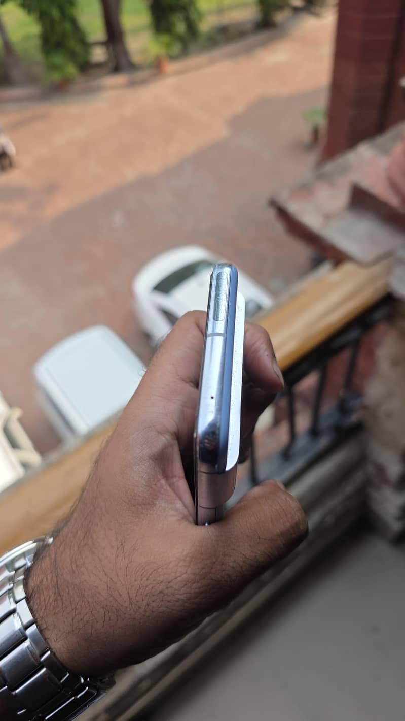 Google Pixel 8 pro 3