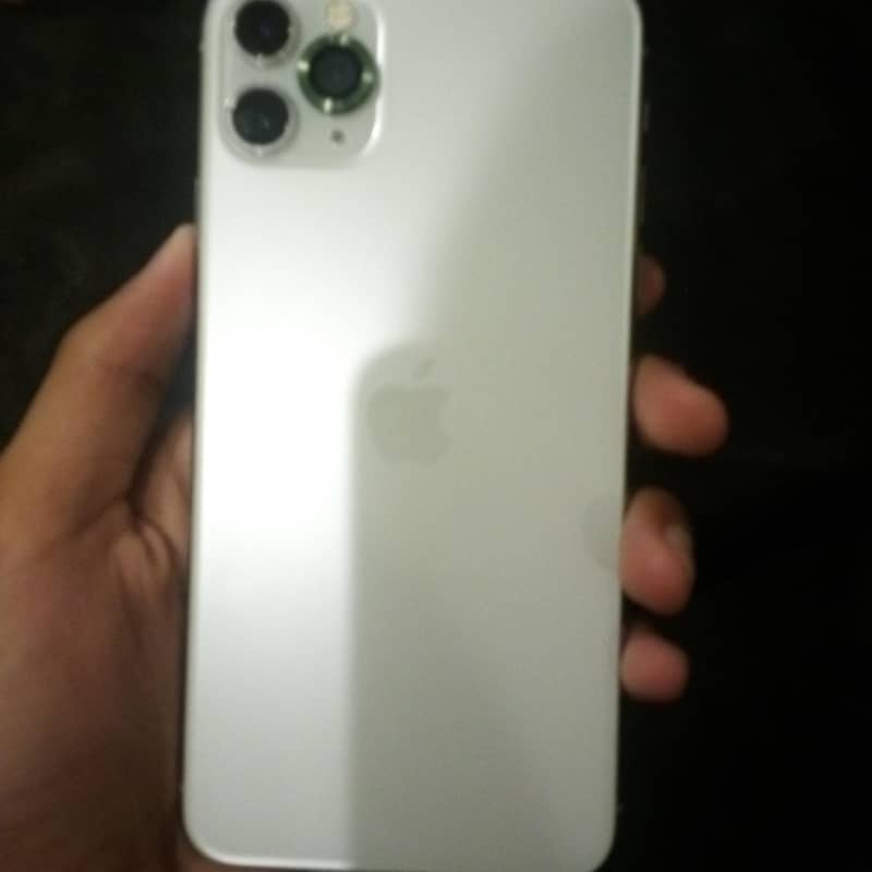 Apple iPhone 11 Pro Max 2