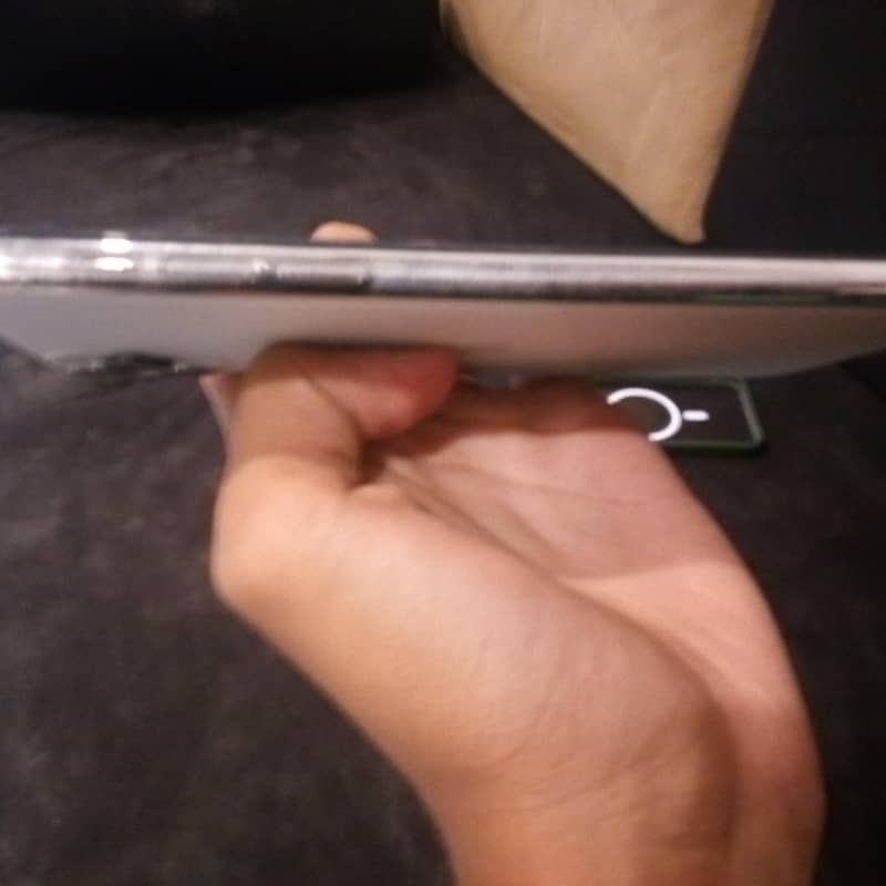 Apple iPhone 11 Pro Max 4