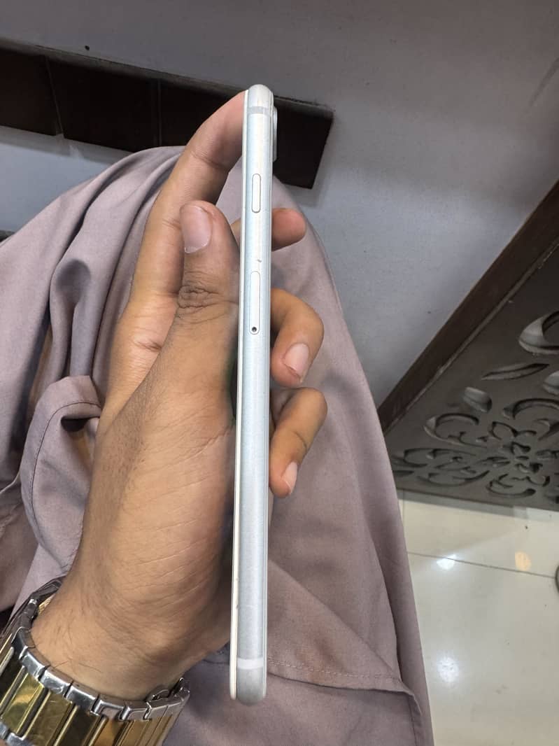 Apple iPhone 8 Plus 2