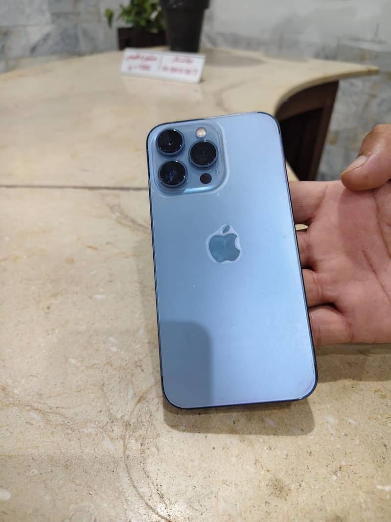 Apple iPhone 13 Pro 0