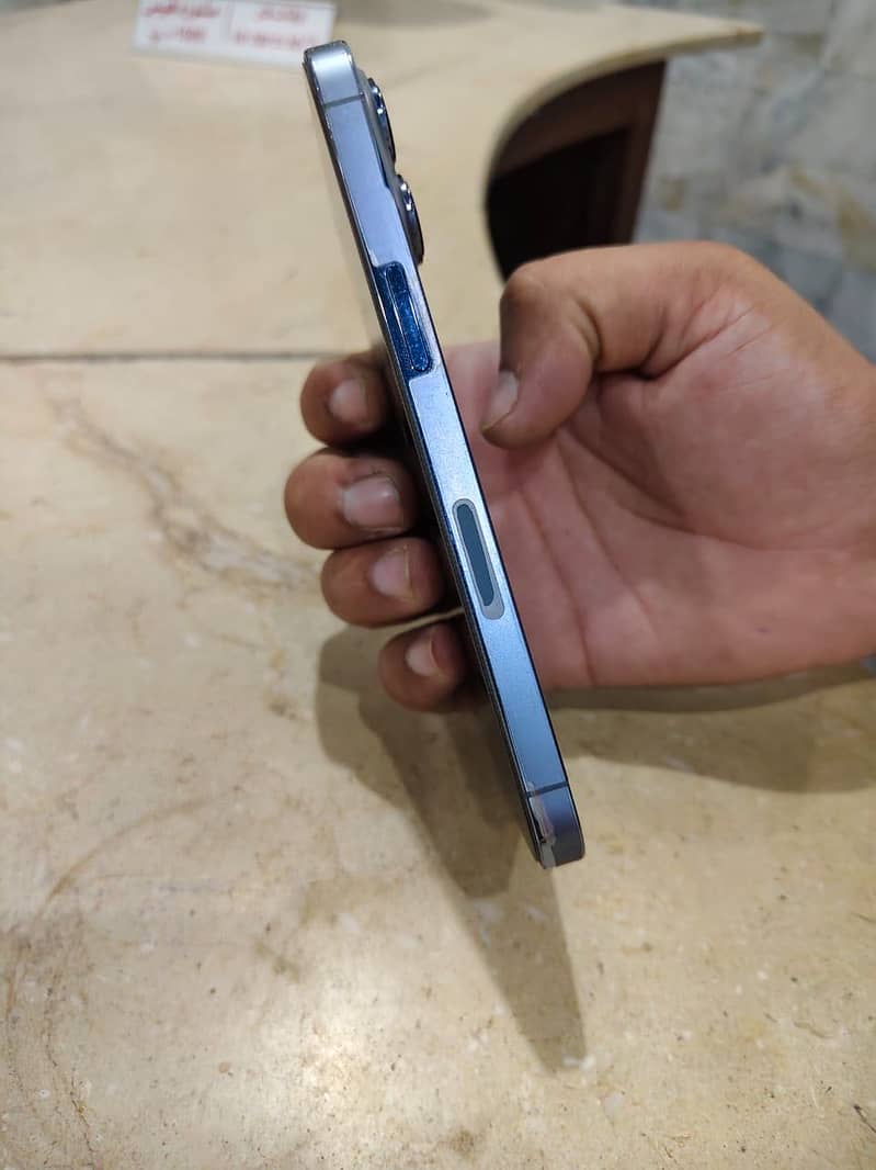 Apple iPhone 13 Pro 2