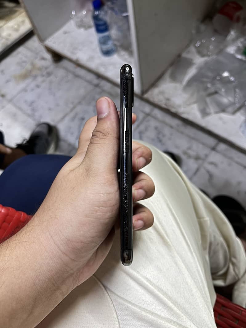 Apple iPhone X 0