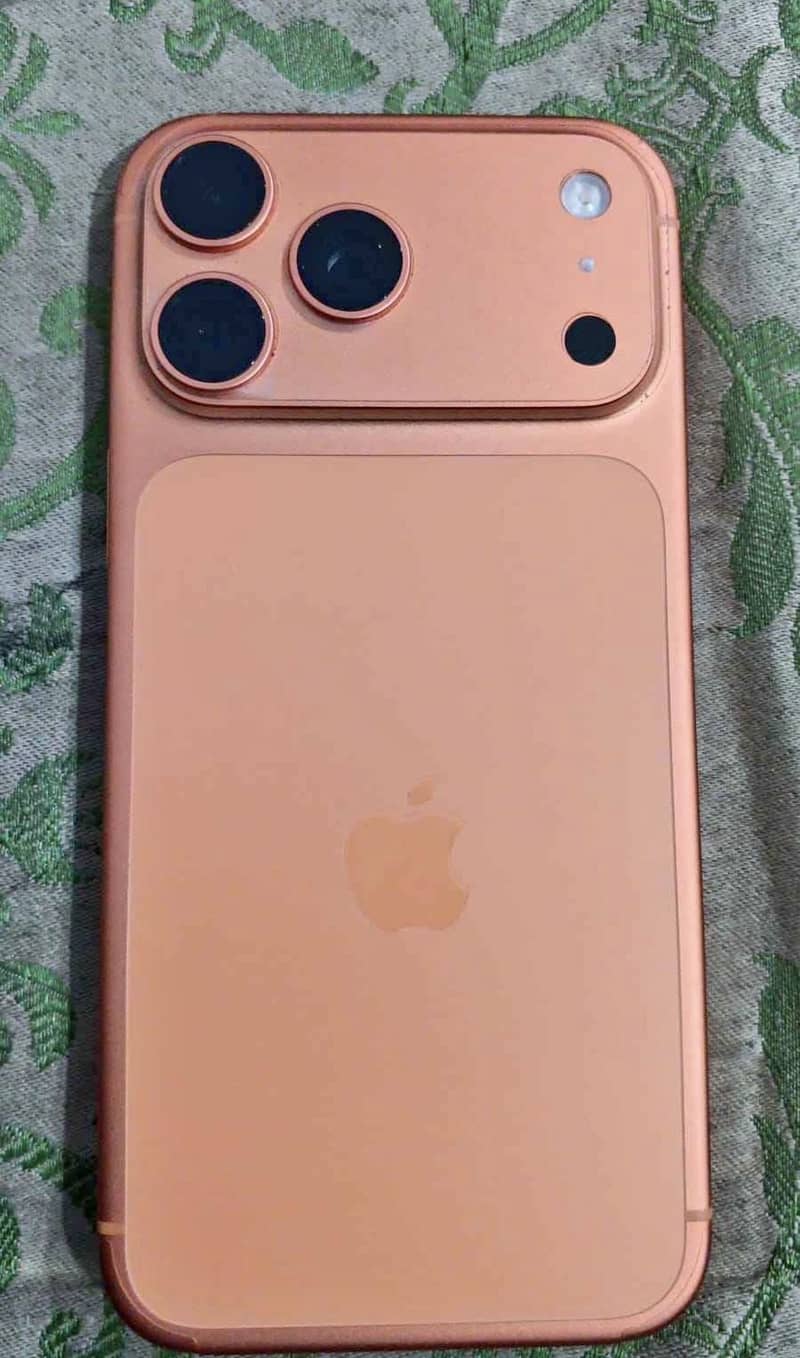 Apple iPhone 17 Pro Max 1