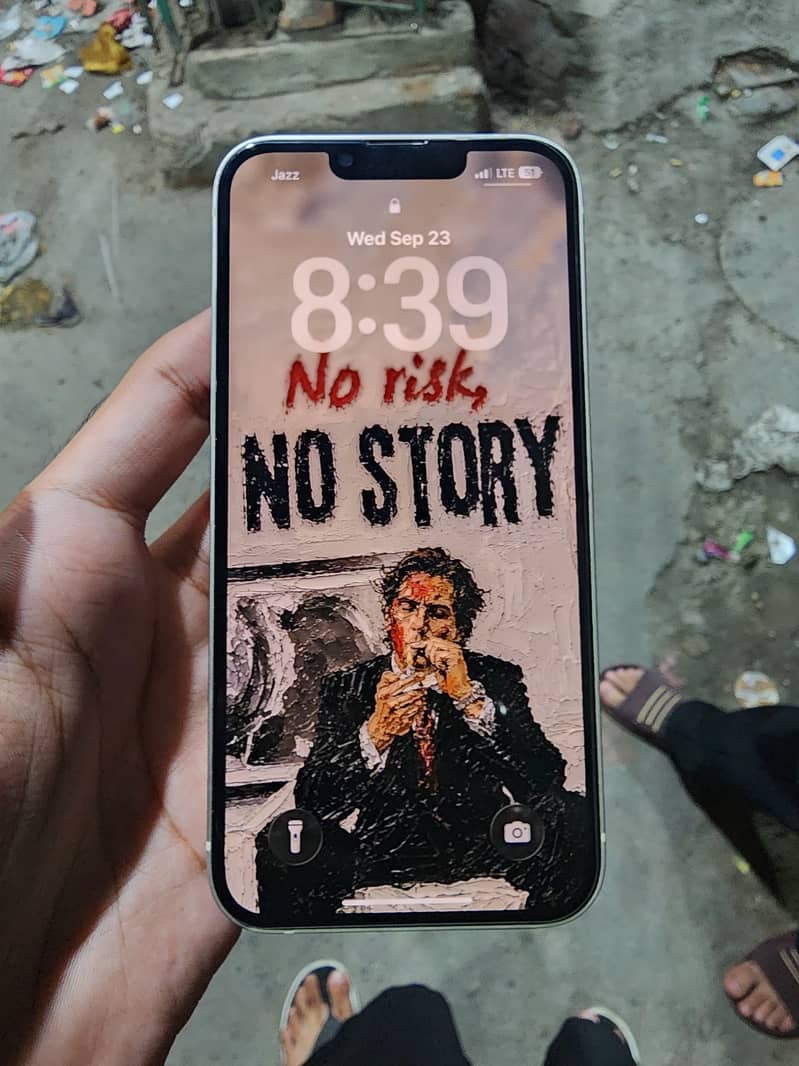 Apple iPhone 13 1