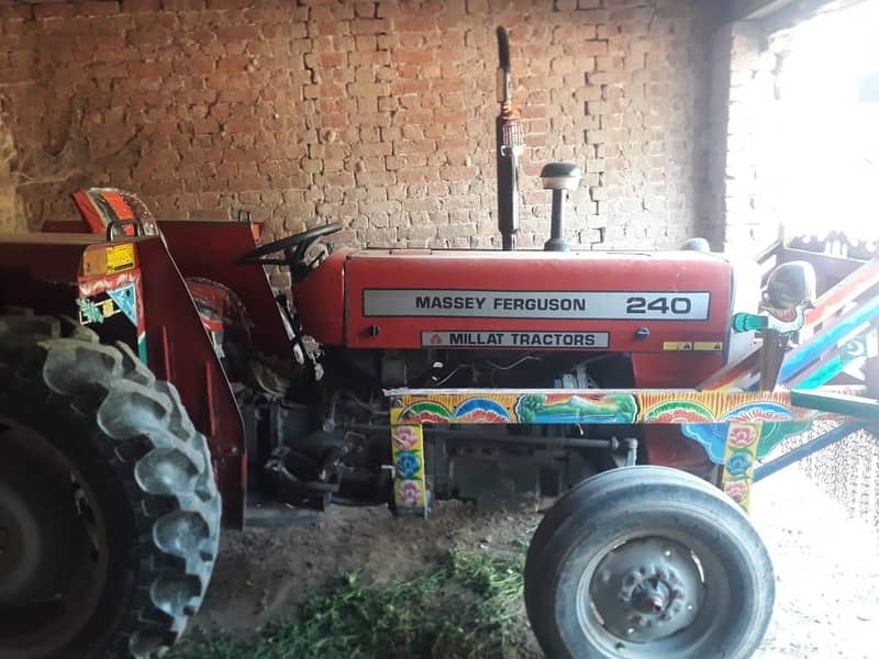 MF 240 Model 2011 2