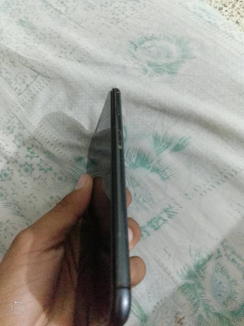 Apple iPhone 8 Plus 0