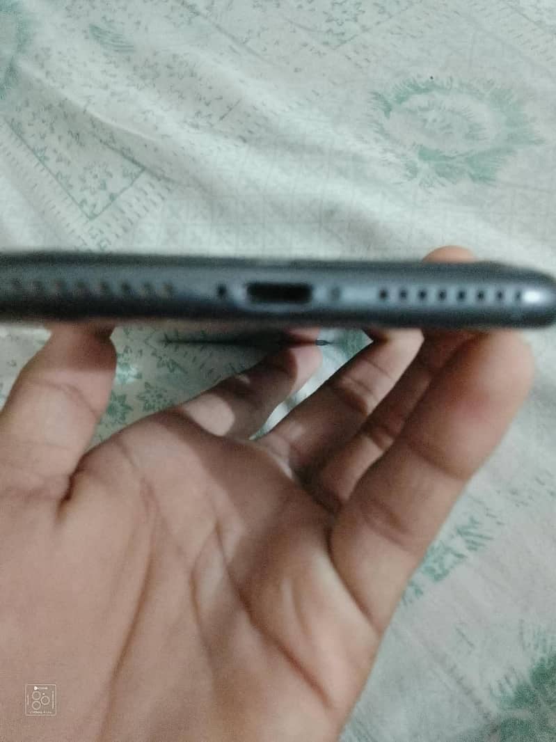 Apple iPhone 8 Plus 4