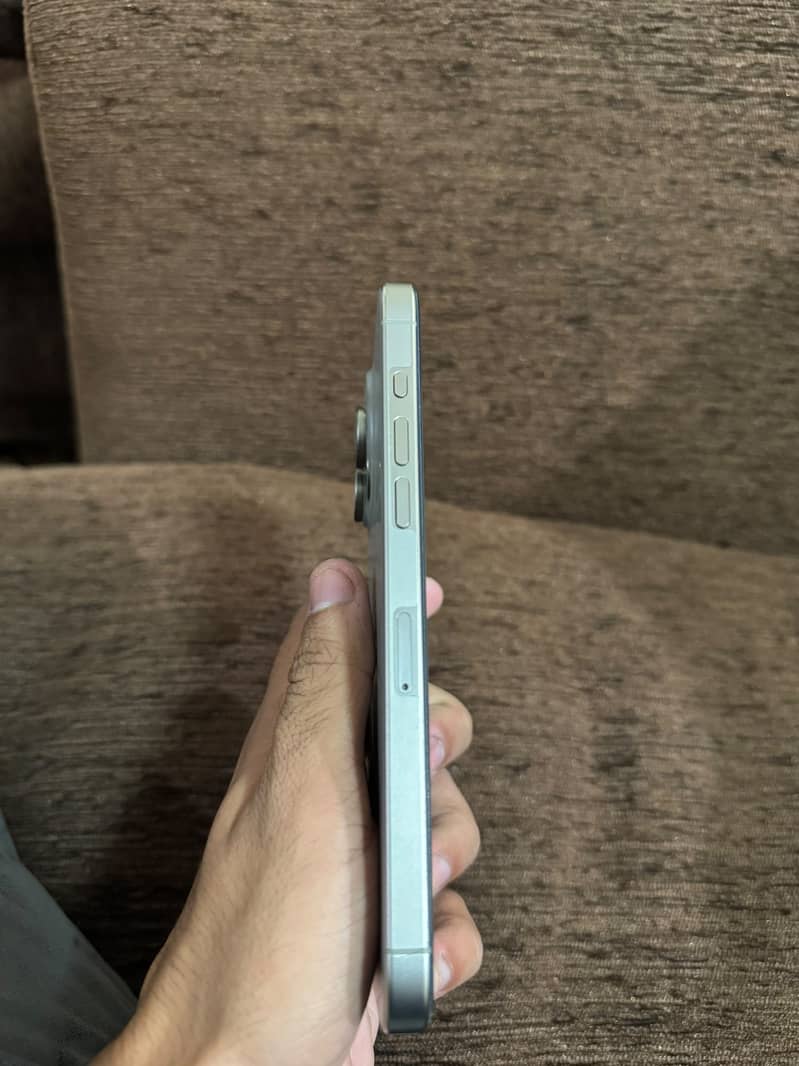 Apple iPhone 15 Pro Max 1