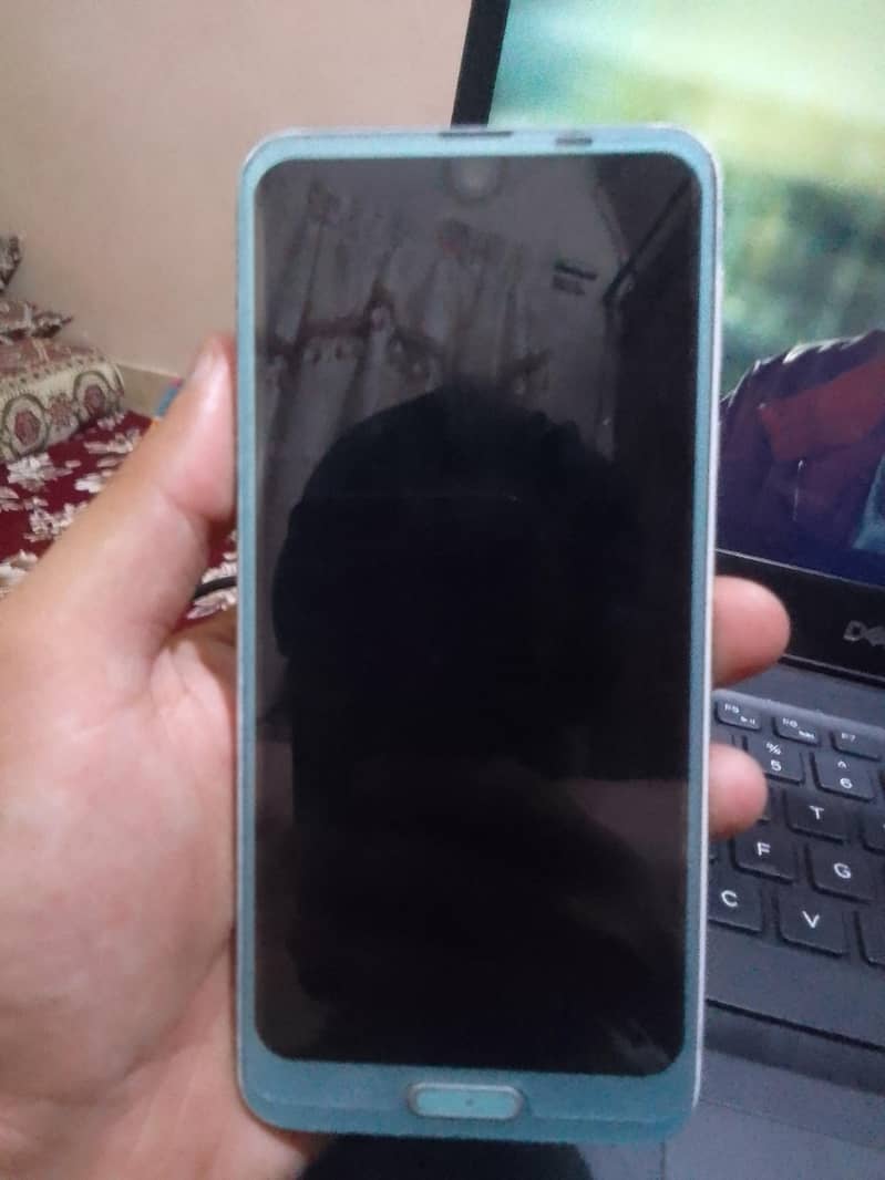 sharp Aquos r2 4 64 3