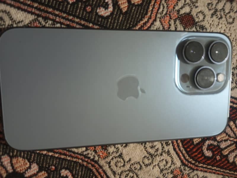 Apple iPhone 13 Pro 1