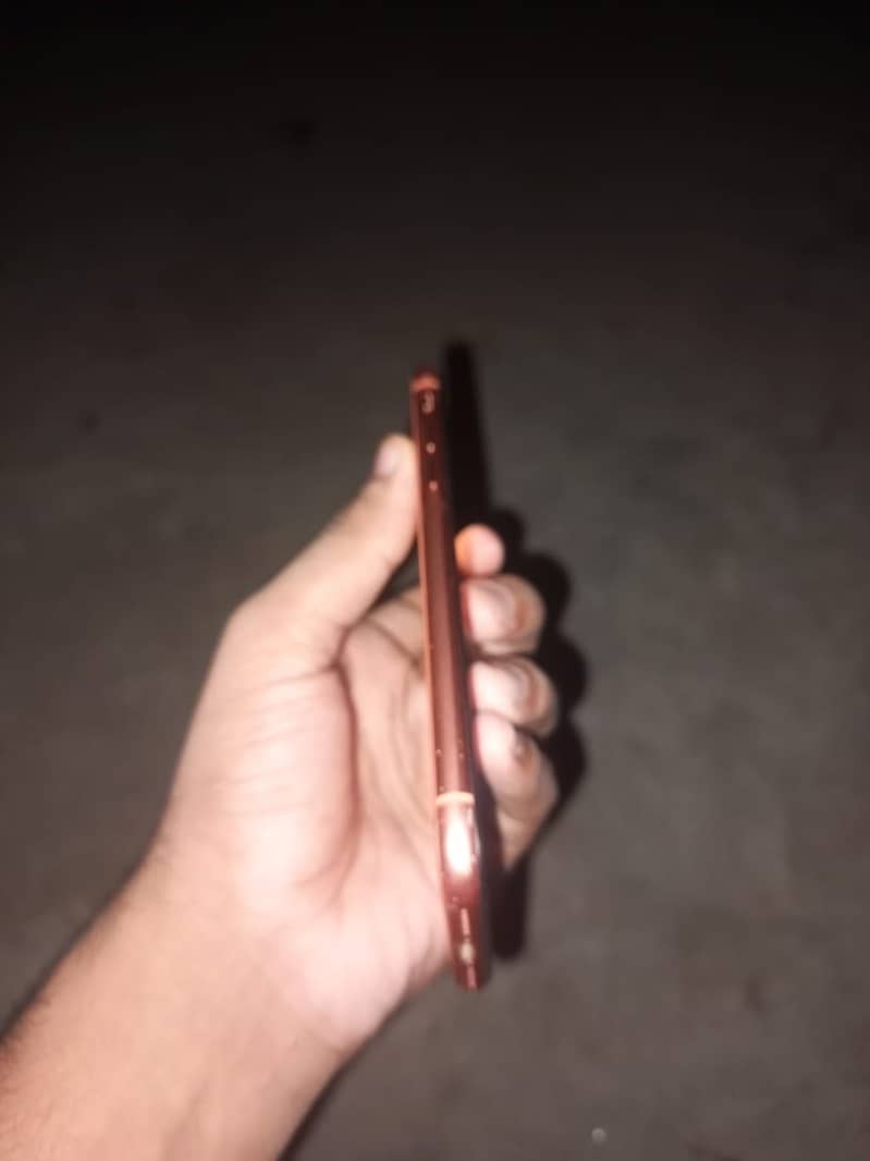 Apple iPhone XR 4