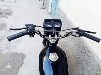 Honda 125cc urgent for sale model 2003=0327/0306/754