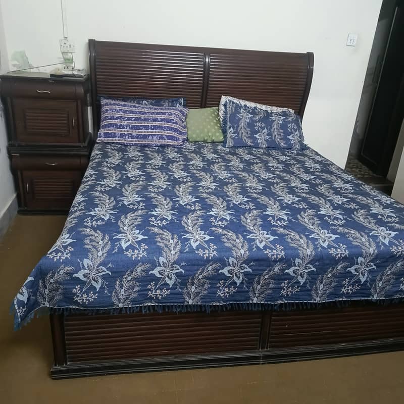 King size bed solid wood with side table and dressing table 1