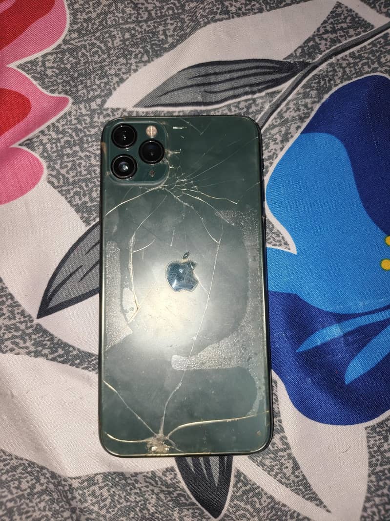 Apple iPhone 11 Pro Max 4