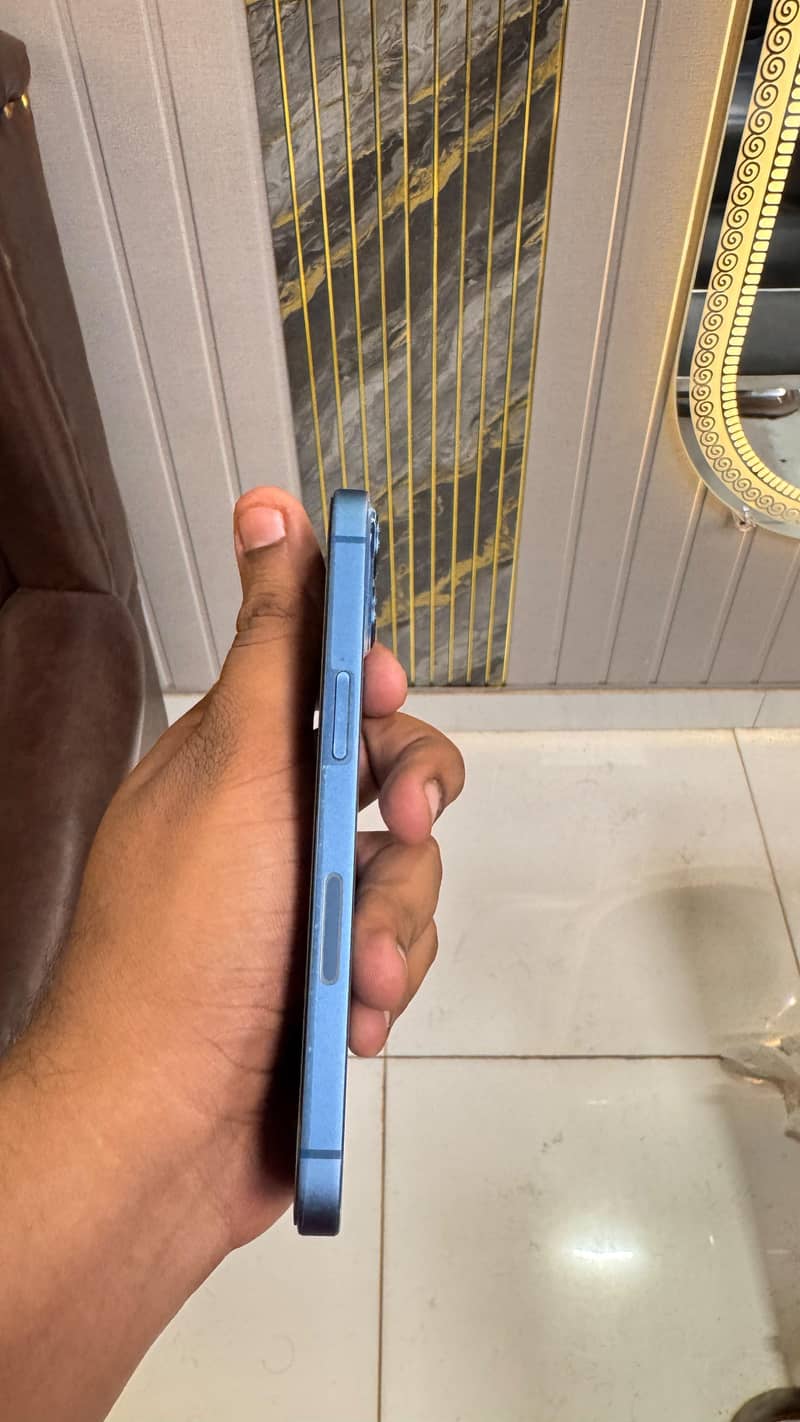 Apple iPhone 13 2