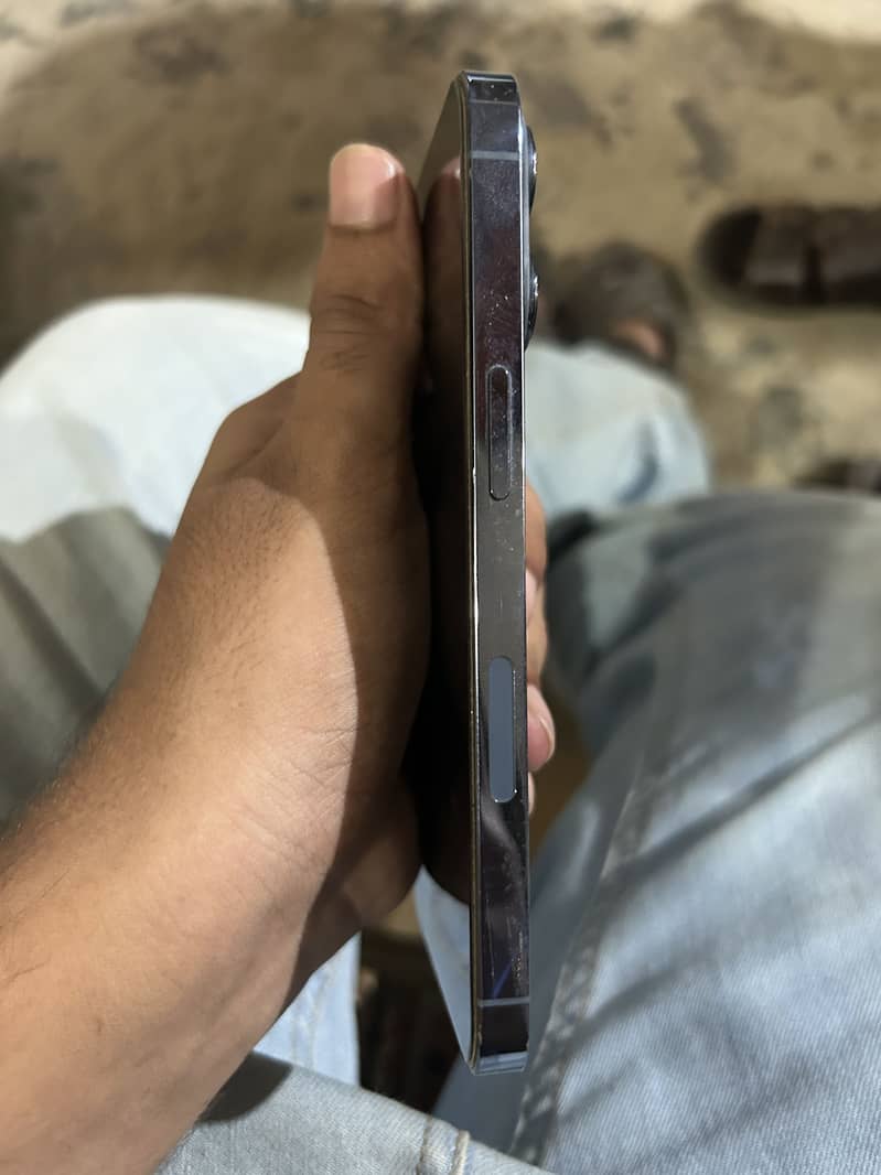 Apple iPhone 13 Pro 1