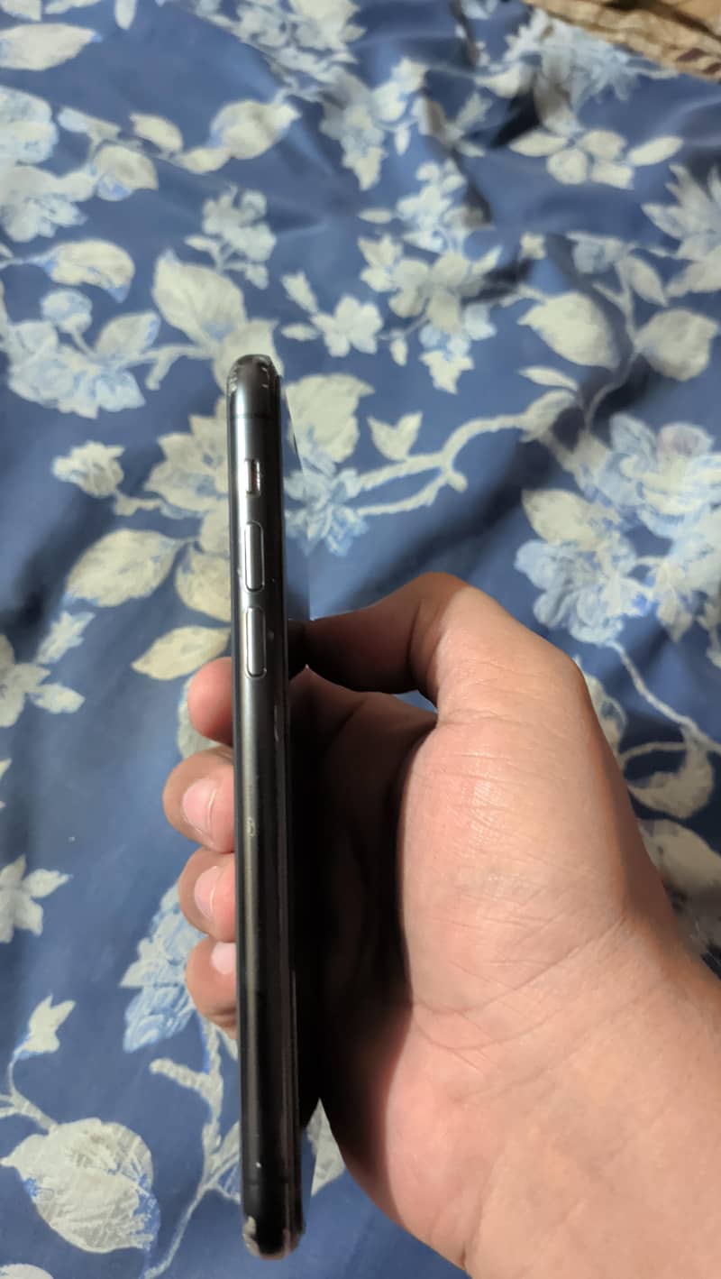 Apple iPhone 11 Pro 3