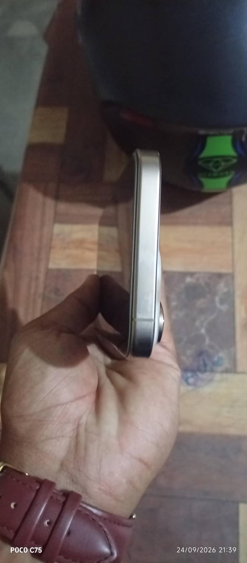 Apple iPhone 16 Pro Max 2