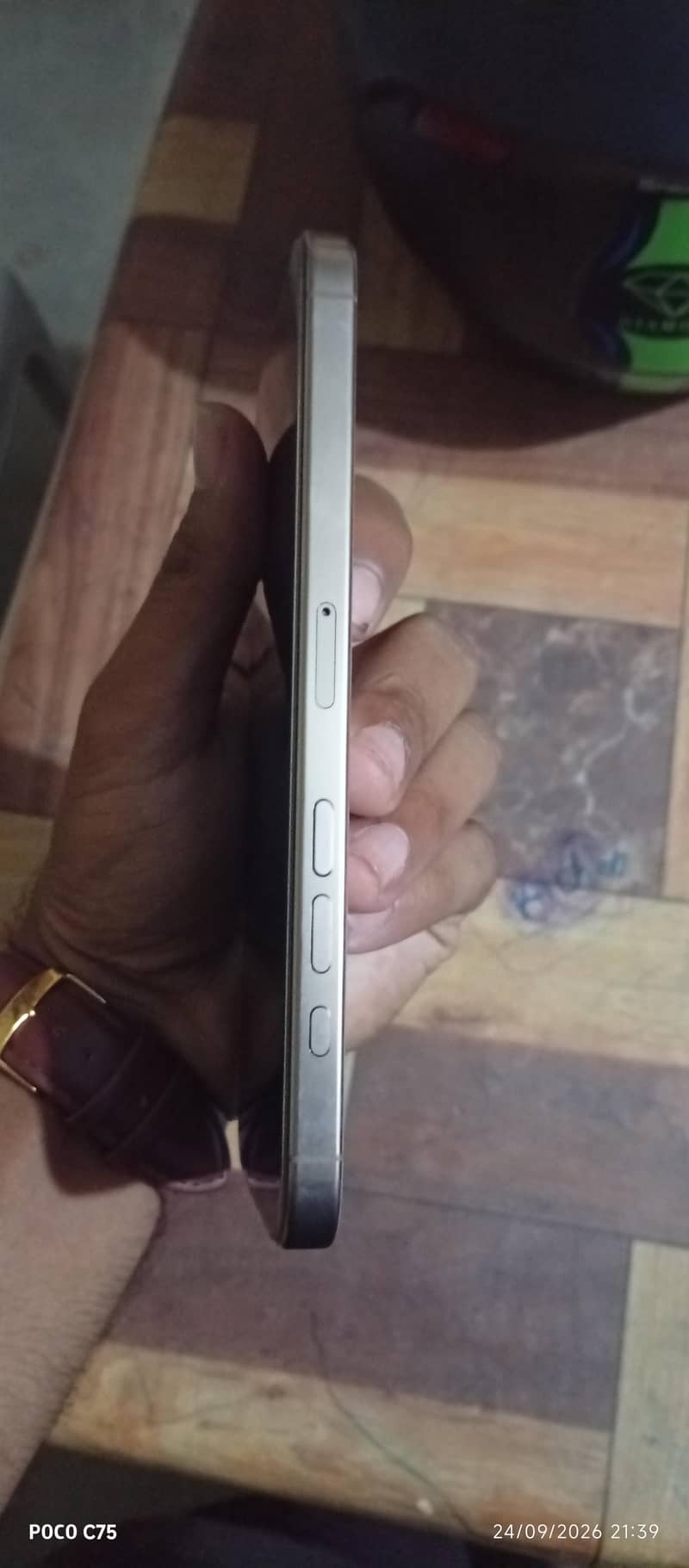 Apple iPhone 16 Pro Max 3