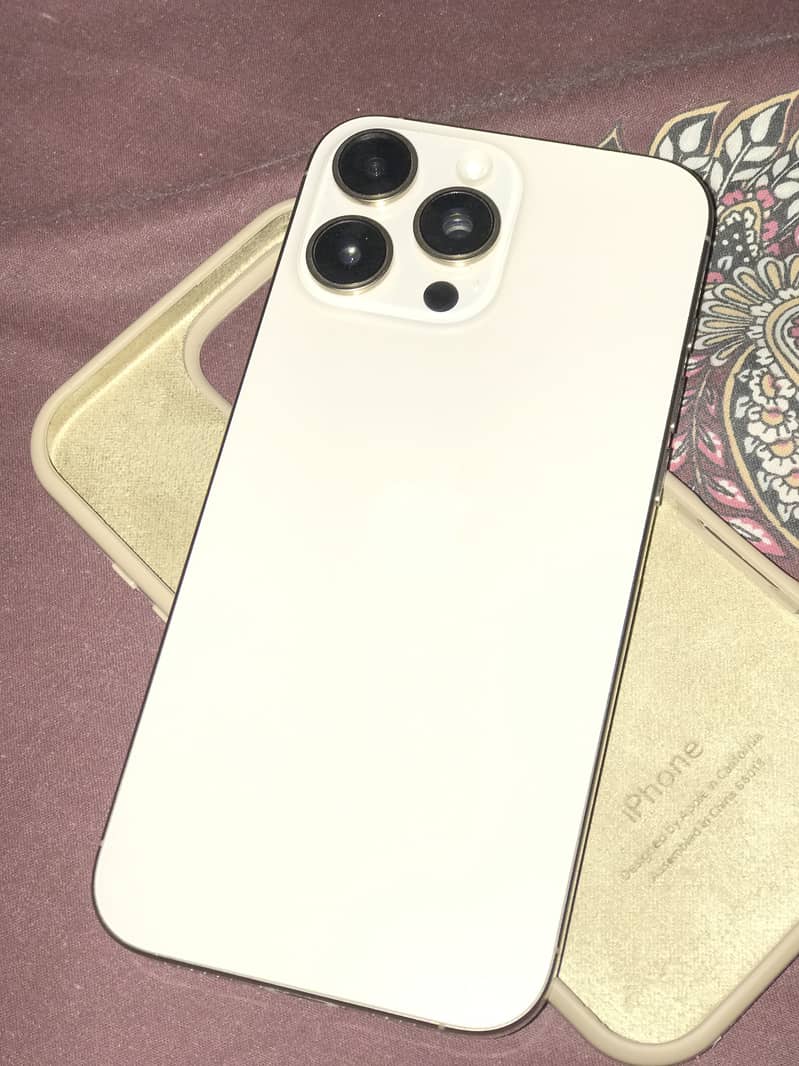 Apple iPhone 16 Pro Max 6