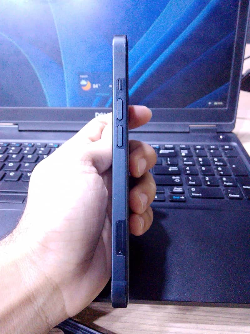 Apple iPhone 13 4