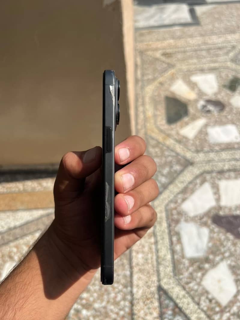 Apple iPhone 15 Pro Max 5