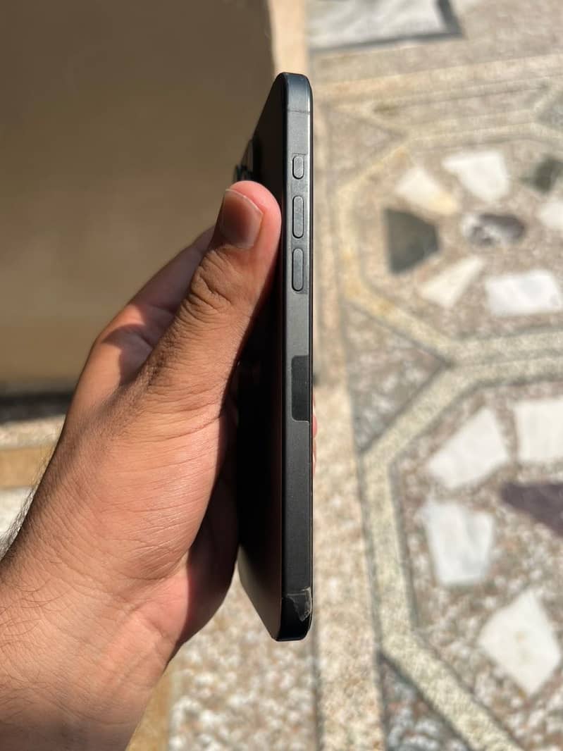 Apple iPhone 15 Pro Max 6