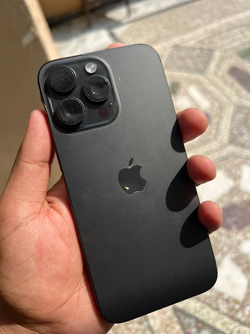 Apple iPhone 15 Pro Max 8