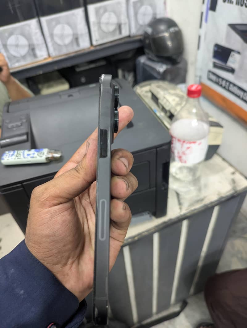 Apple iPhone 14 Pro Max 1